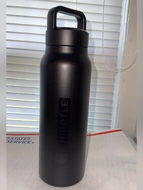 NWT Chipotle Mexican Grill Restaurant Black Stainless Water Bottle w/ Carry Lid